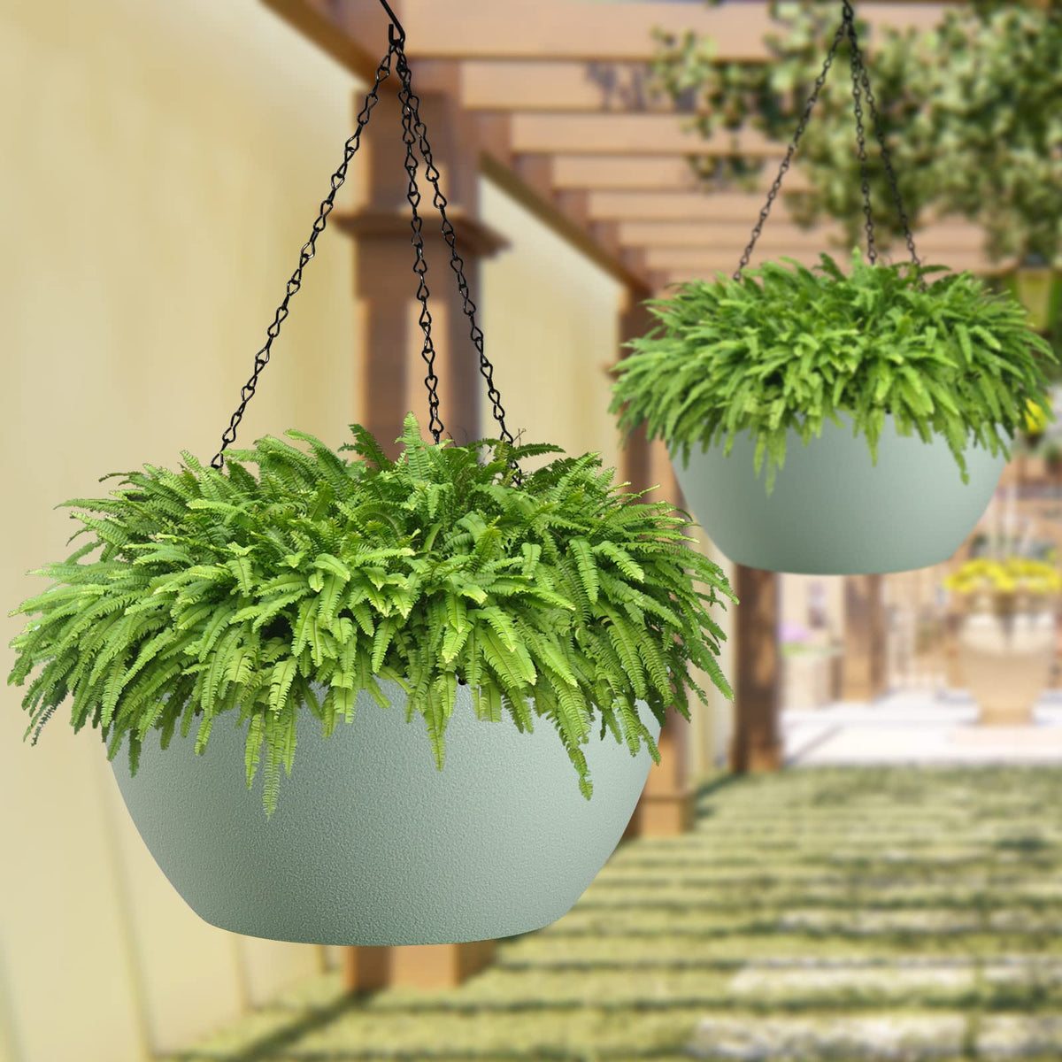 WOUSIWER weather-resistant planter withstands sun and cold for year-round use
