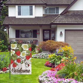 WPCTYQ wooden stake flag supports quick outdoor setup and stability.