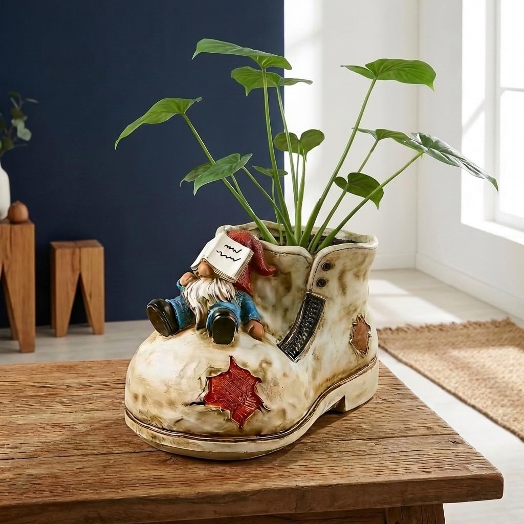 WPJFMXZ resin gnome shoe planter close-up showing details and finish.