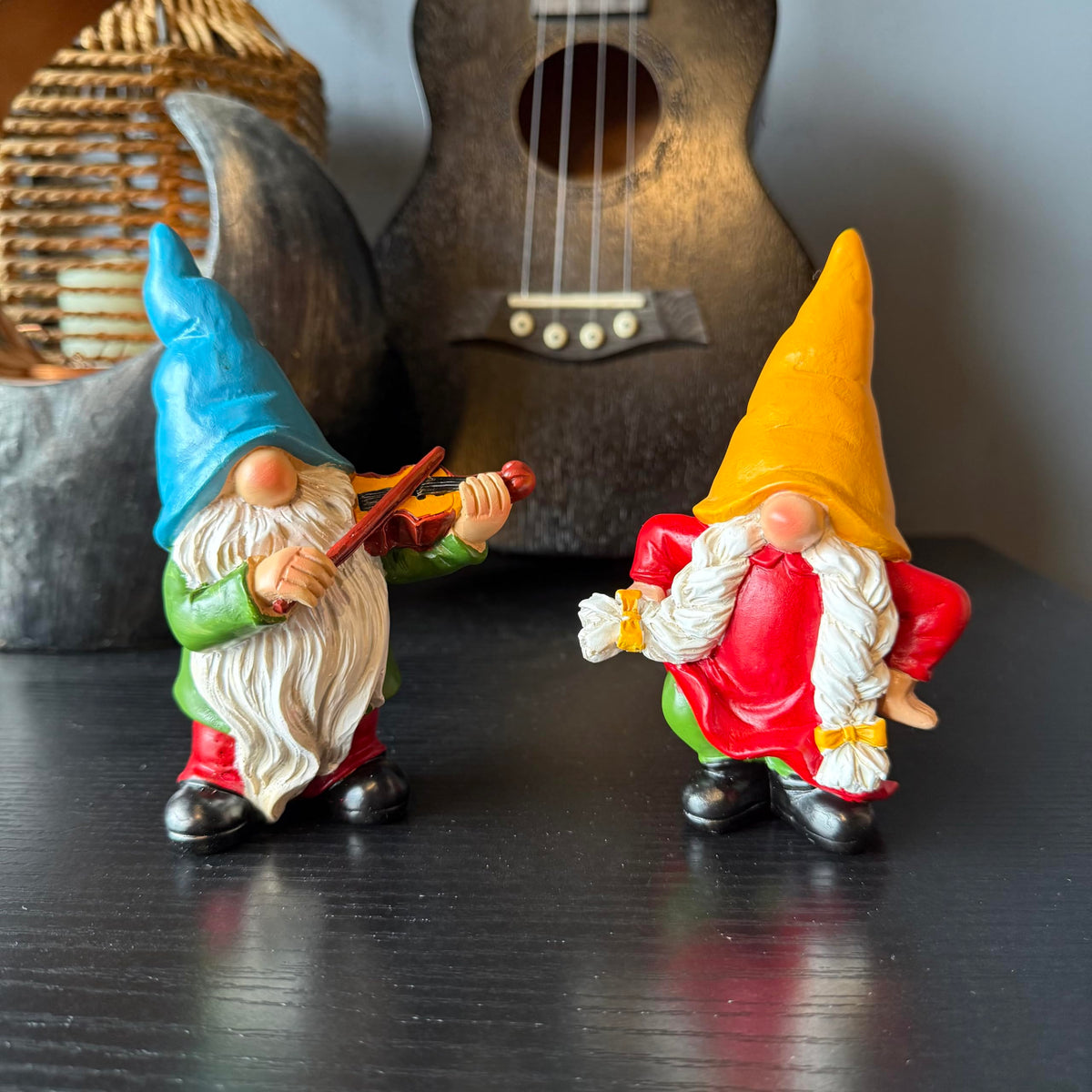 WSHMZYHOME decorative pair of garden figurines enhances curb appeal