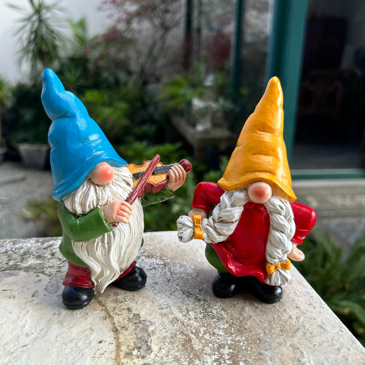 WSHMZYHOME garden gnome duo dancing figure adds movement to space