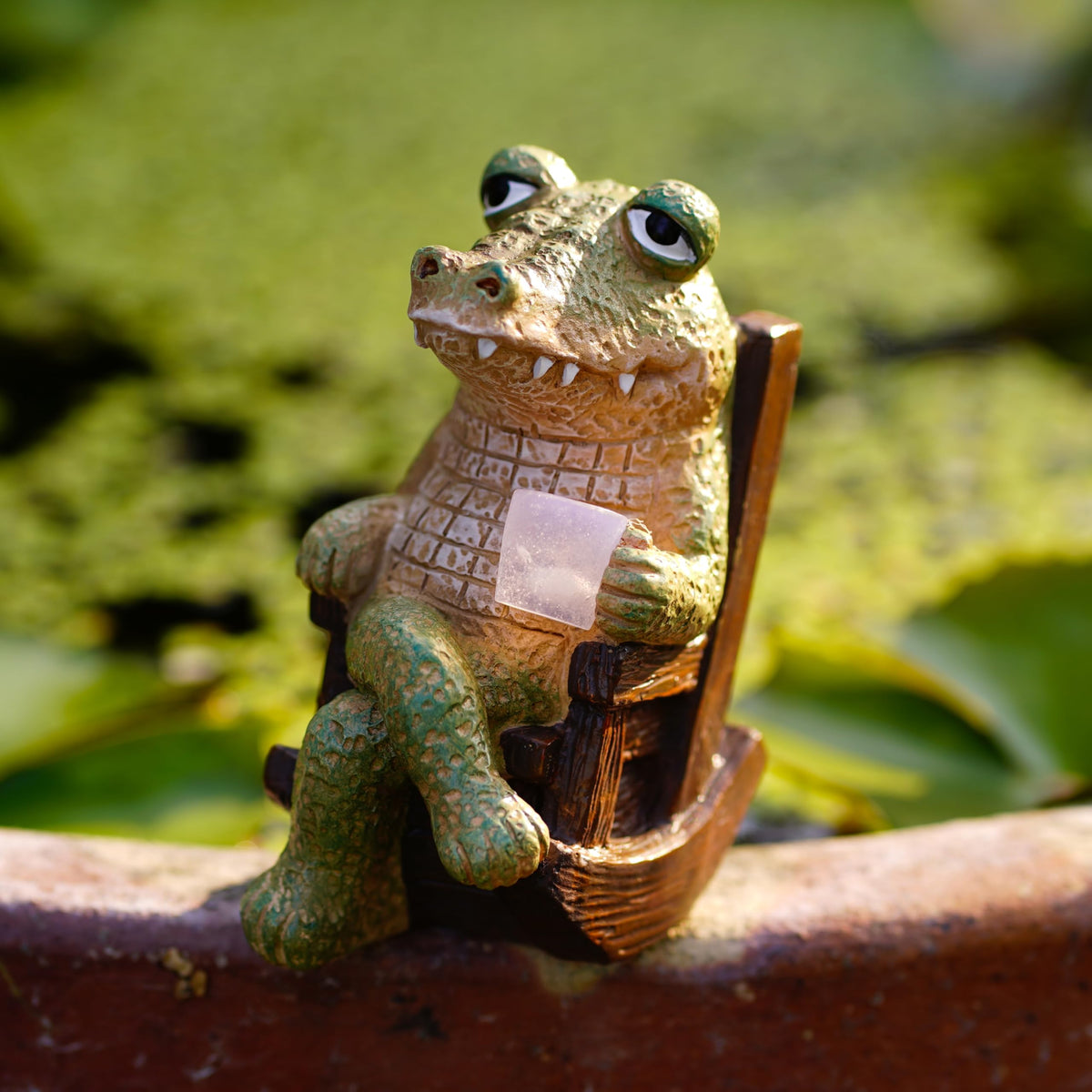 WSHMZYHOME compact crocodile statue fits fairy gardens, pots, and shelves.
