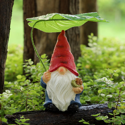 WSHMZYHOME garden gnome with leaf umbrella enhances outdoor charm.