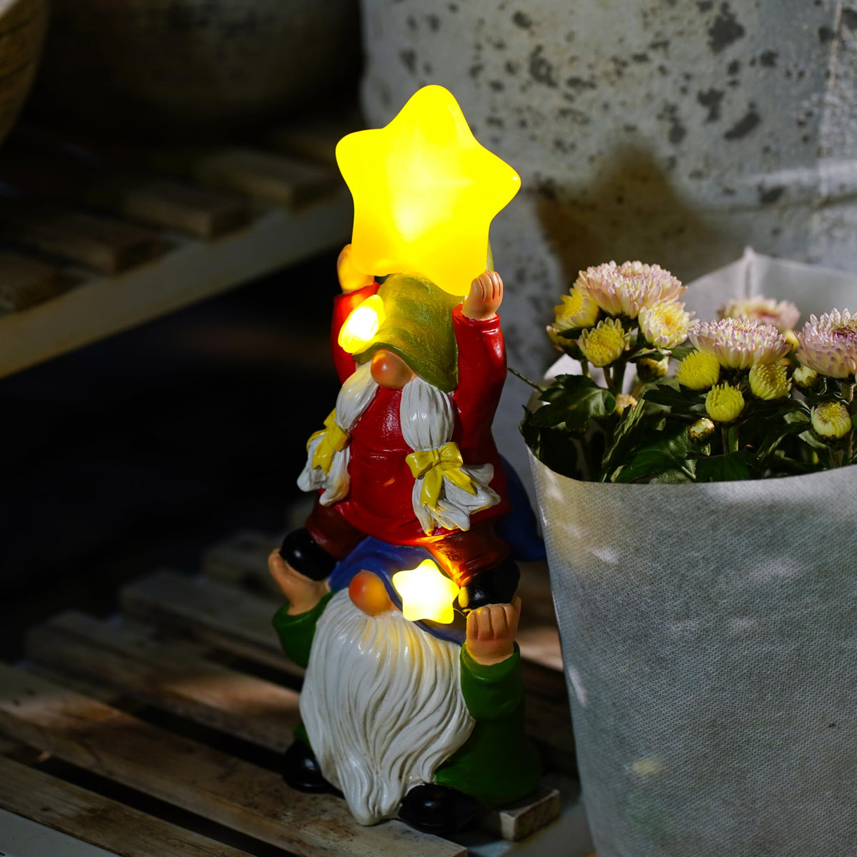 WSHMZYHOME kid-friendly yard statue brightens porches and gardens