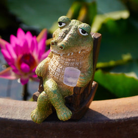 WSHMZYHOME solar-powered crocodile makes a thoughtful housewarming gift.