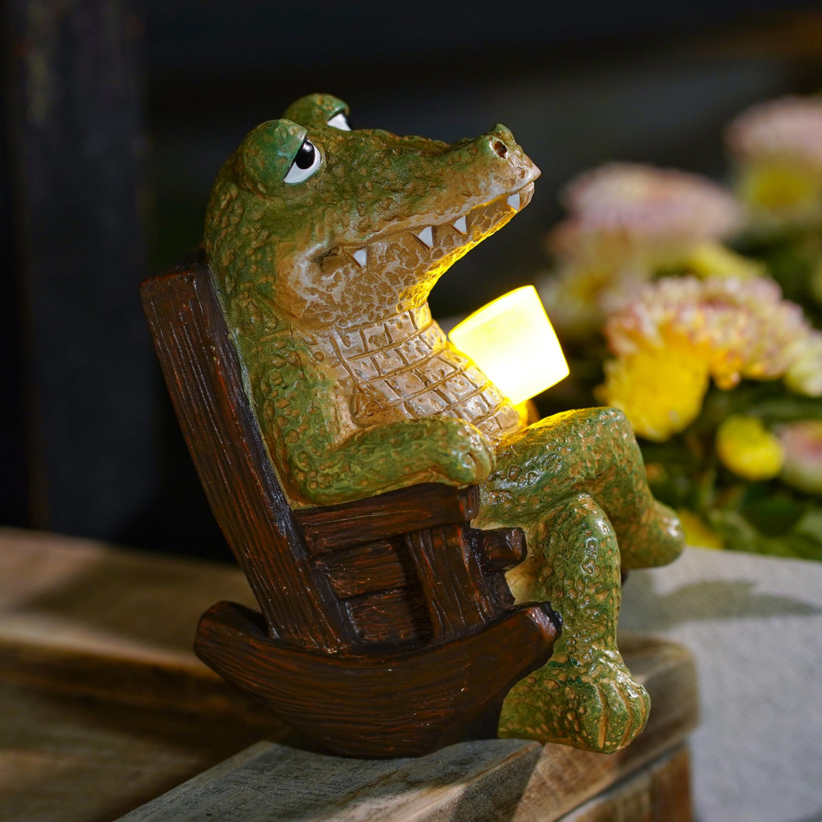 WSHMZYHOME indoor-friendly crocodile statue for shelves and small spaces.