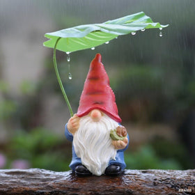 WSHMZYHOME resin gnome withstands weather for outdoor spaces.