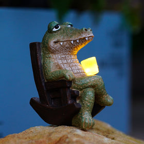 WSHMZYHOME weatherproof resin crocodile withstands rain and sun for lasting charm.