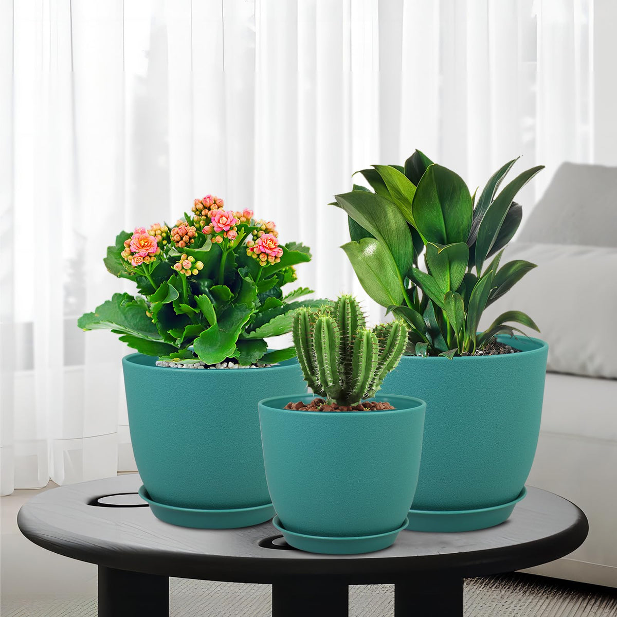 WSMKSZ outdoor-friendly pot for porch or garden display