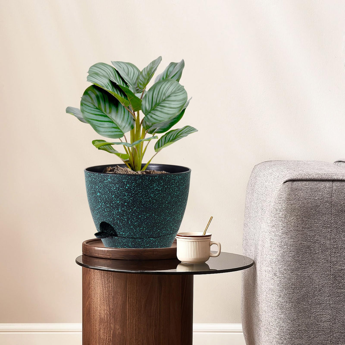 WSMKSZ planters show reservoir and mesh drainage for healthy roots outdoors.