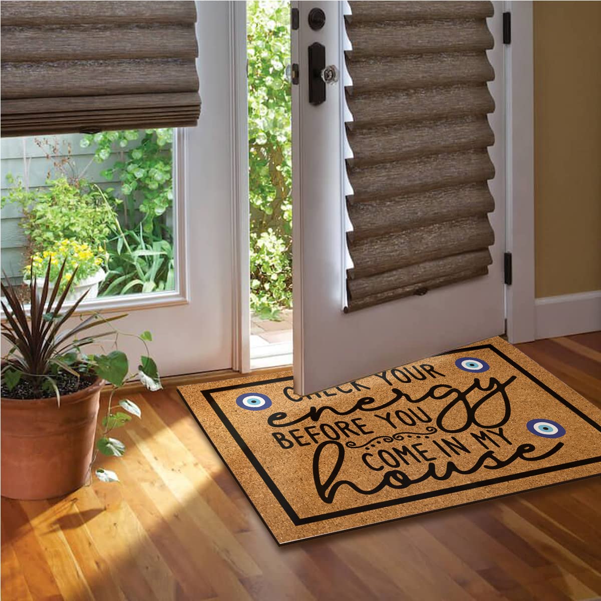 Wulidrom mat bottom detail emphasizes non-slip base for steadiness.