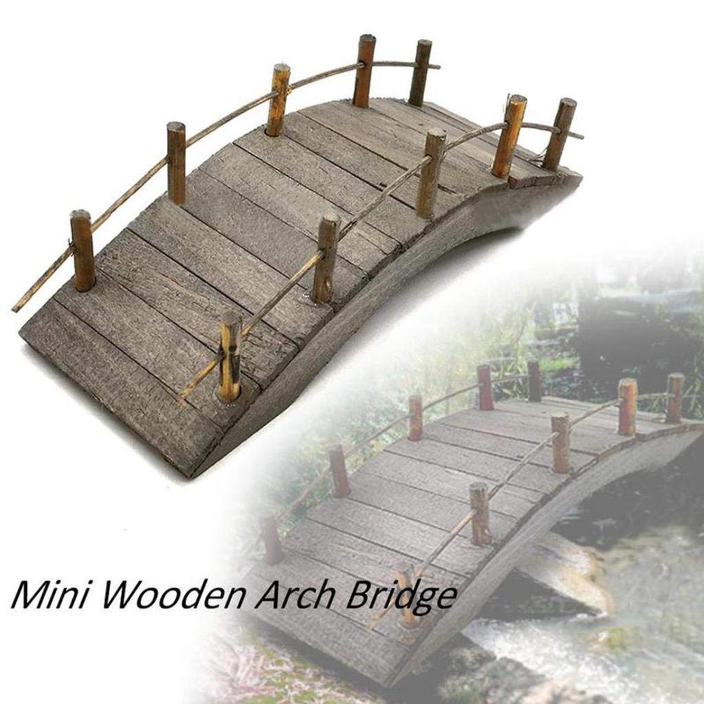 WWahuayuan decorative bridge over a stream elevates backyard scenes.