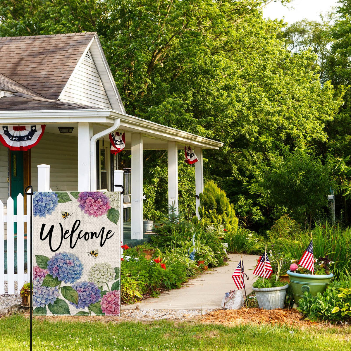 Wyooxoo double-sided floral flag, outdoor-friendly, keeps greeting visible from both sides.