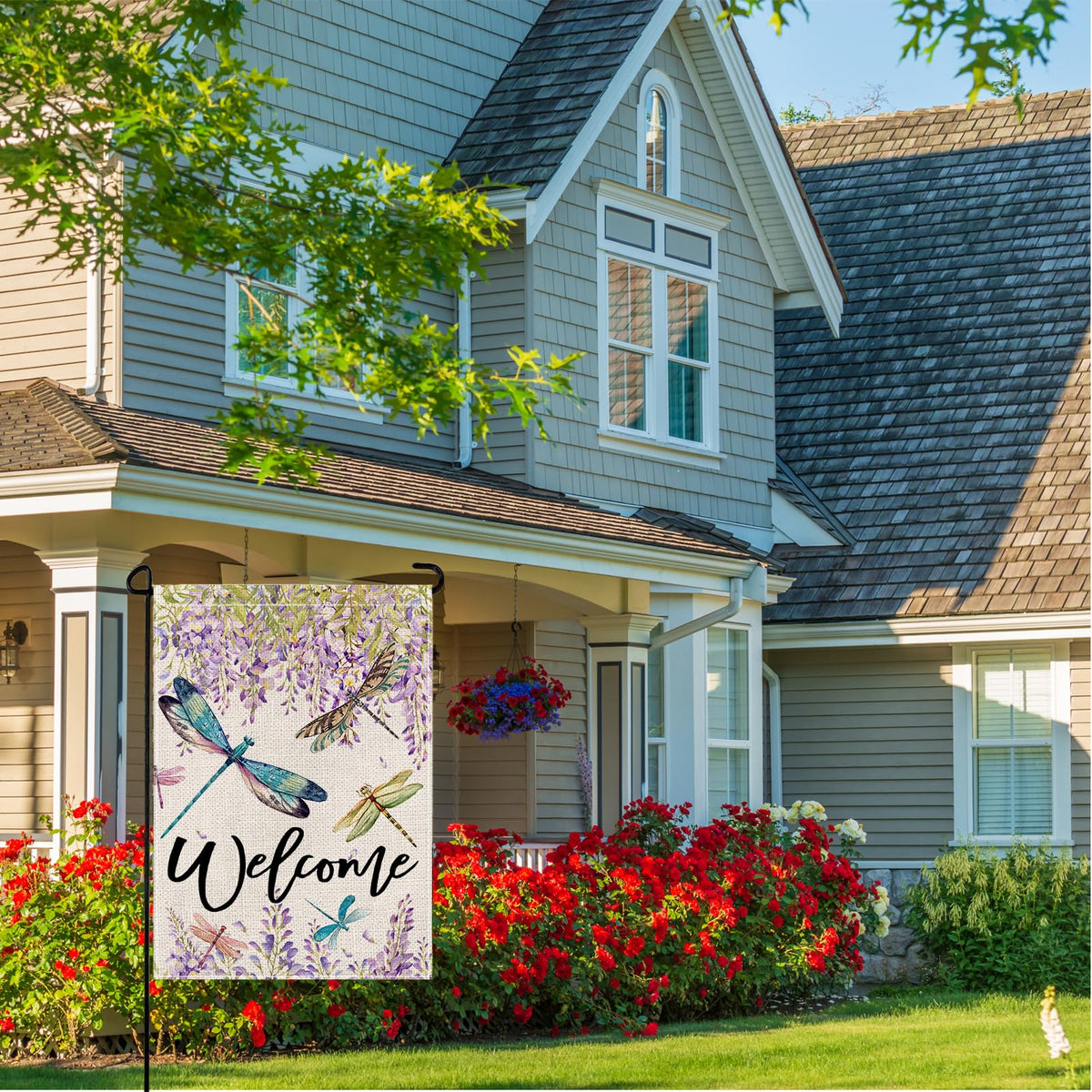 Wyooxoo double-sided welcome garden flag doubles visibility for guests.