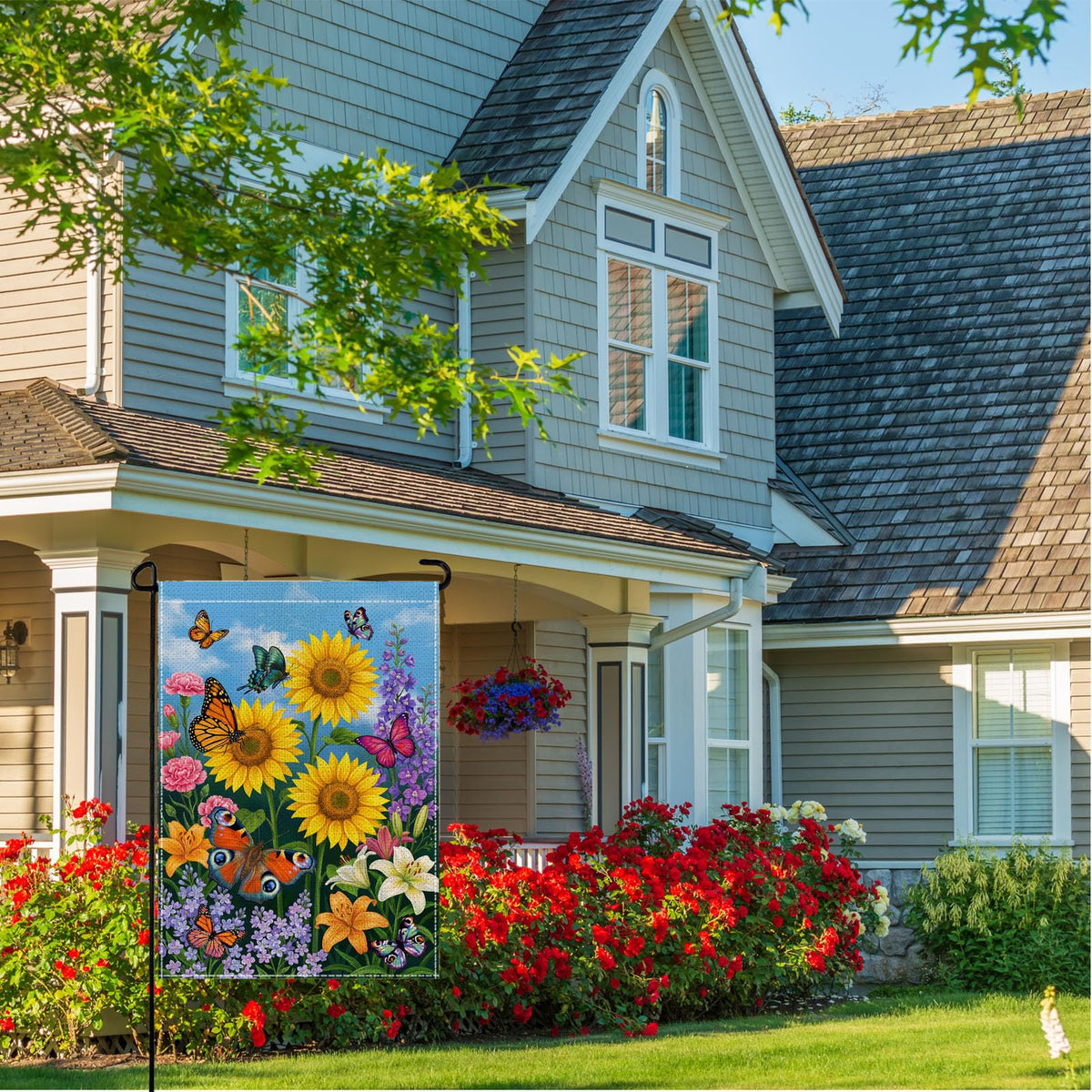 Wyooxoo floral pattern garden flag adds seasonal color to yard decor