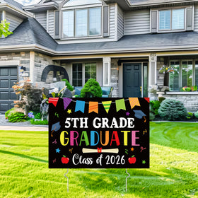 X1zuue bright cartoon graduation sign enhances party decor and photo backdrop.
