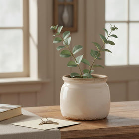 Xiaan Jiaju planter highlighting drainage hole for healthy watering in compact spaces.