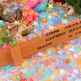 XISHAN luminous resin sea creatures withstand water and display vivid colors.