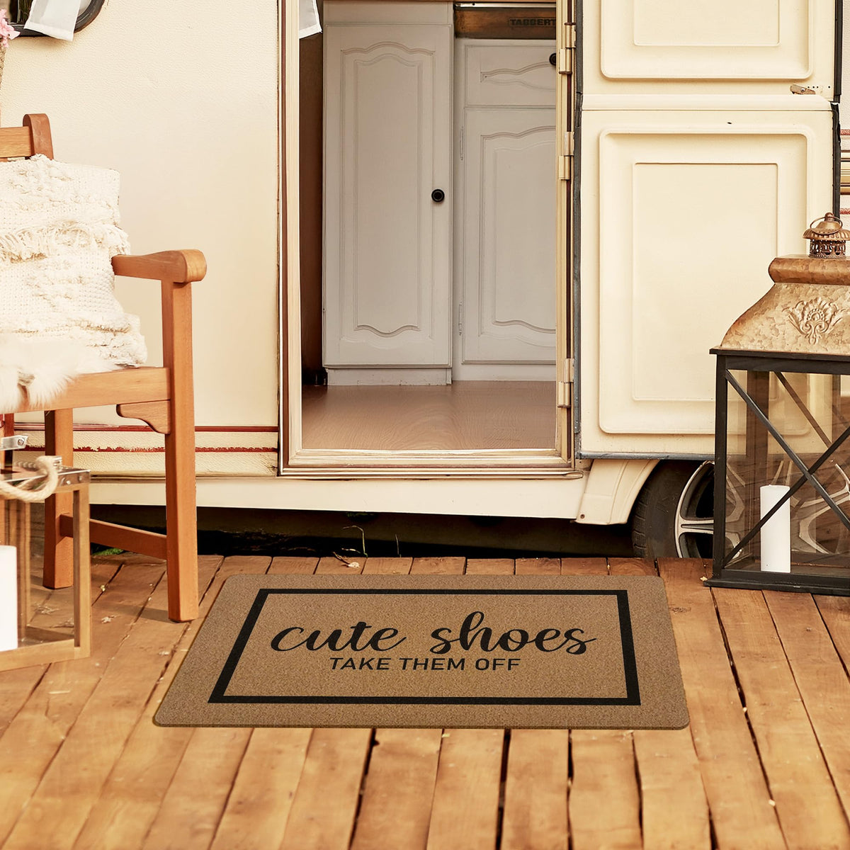 XLDLIOO 17x30 Inches Doormat fits standard doors and traps dirt at the threshold.