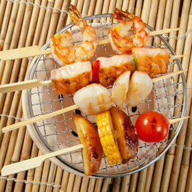 XMZY 200-pack bamboo skewers perfect for yakitori and kebabs at gatherings.