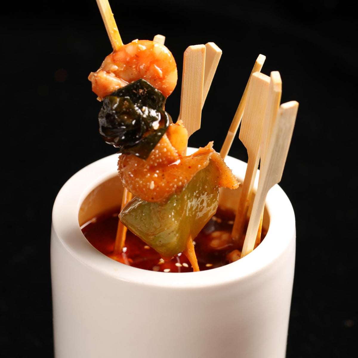 XMZY paddle-design skewers provide stable grip during grilling.