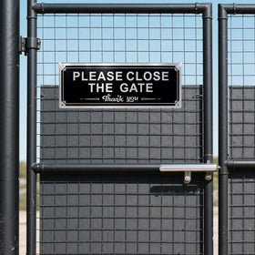 XQIGI Please Close the Gate Sign mounted on a wooden fence for durable outdoor use