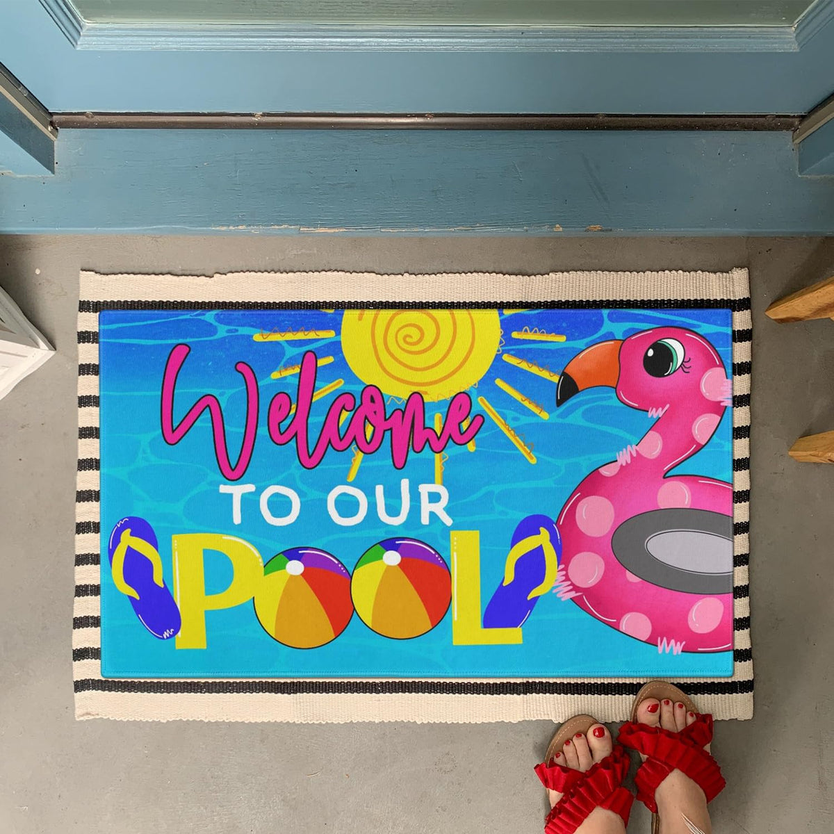 Xsinufn front porch decor door mat adds cheerful style to entries.