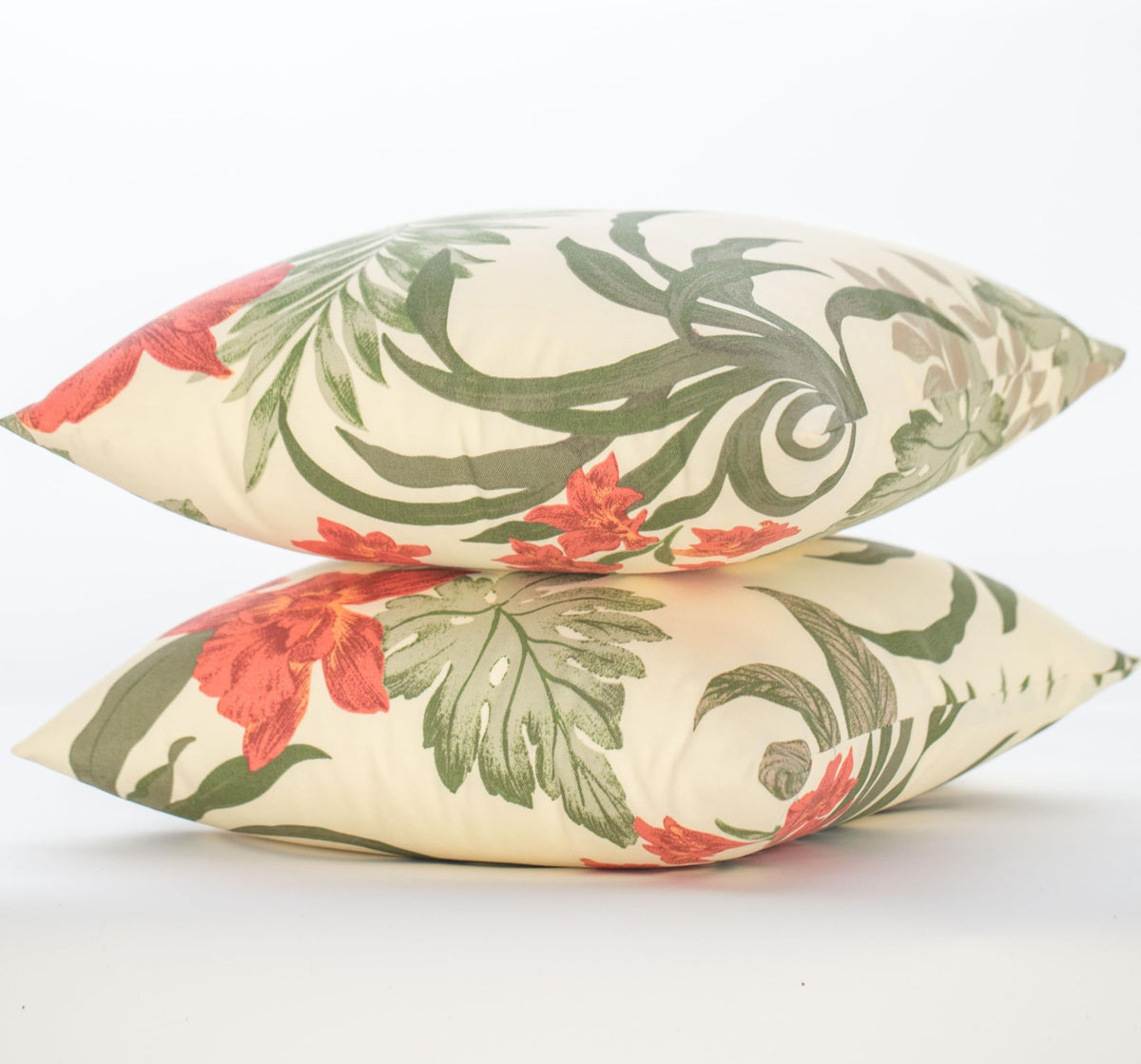 XXPILOS set of 2 cushions ideal for gardens, decks, and cafes