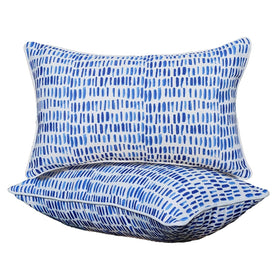XXPILOS outdoor lumbar pillow fabric close-up highlighting water-resistant weave for patios