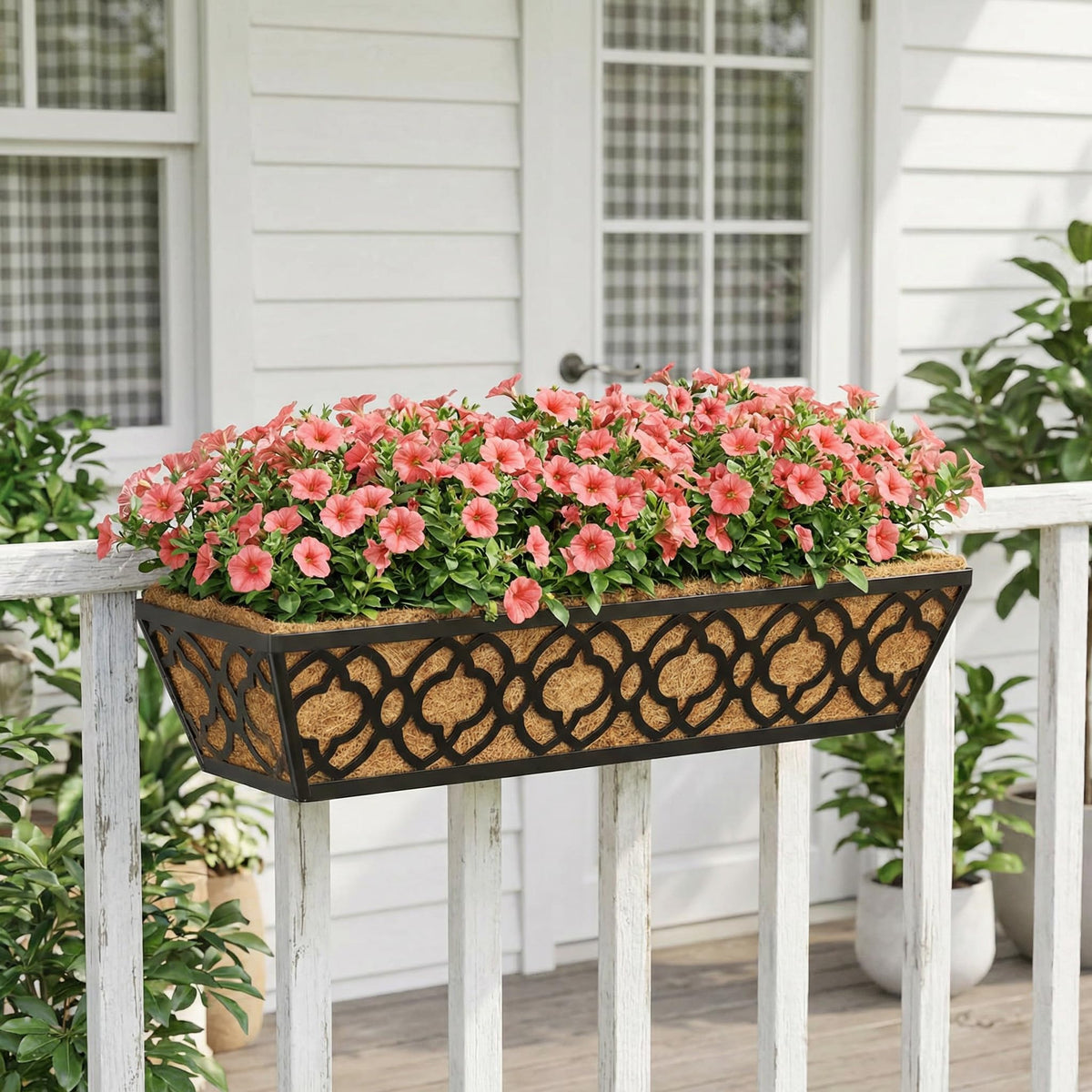 Y&amp;M 24in planter dimensions ensure stable installation without floor clutter