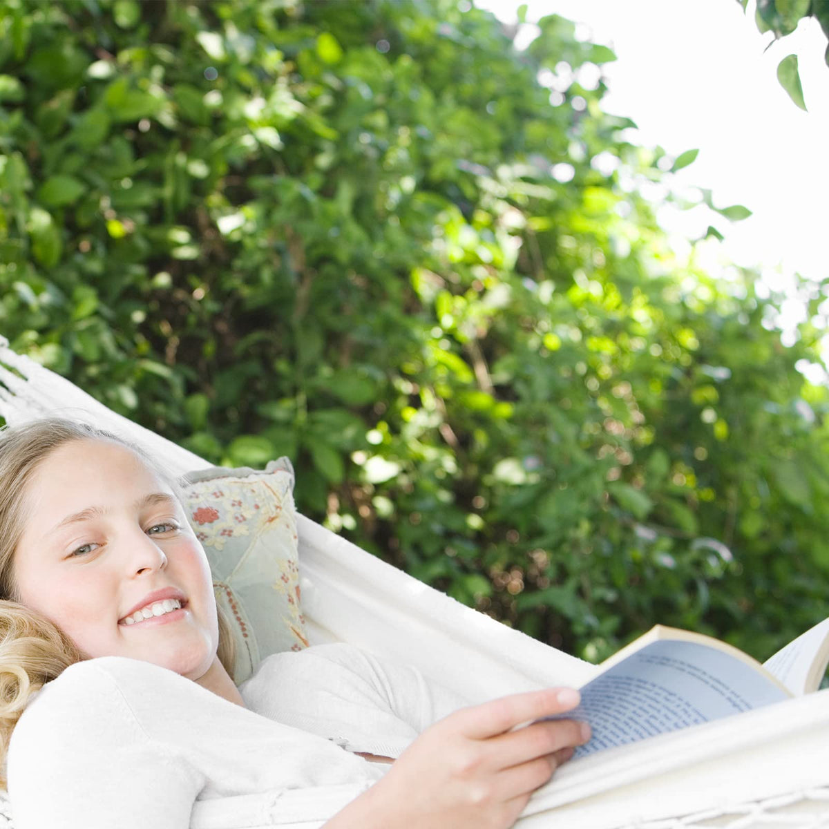 YAERSI hammock supports up to 450 pounds for versatile use