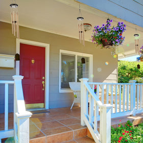 Yahenda memorial wind chimes make a thoughtful outdoor gift idea.