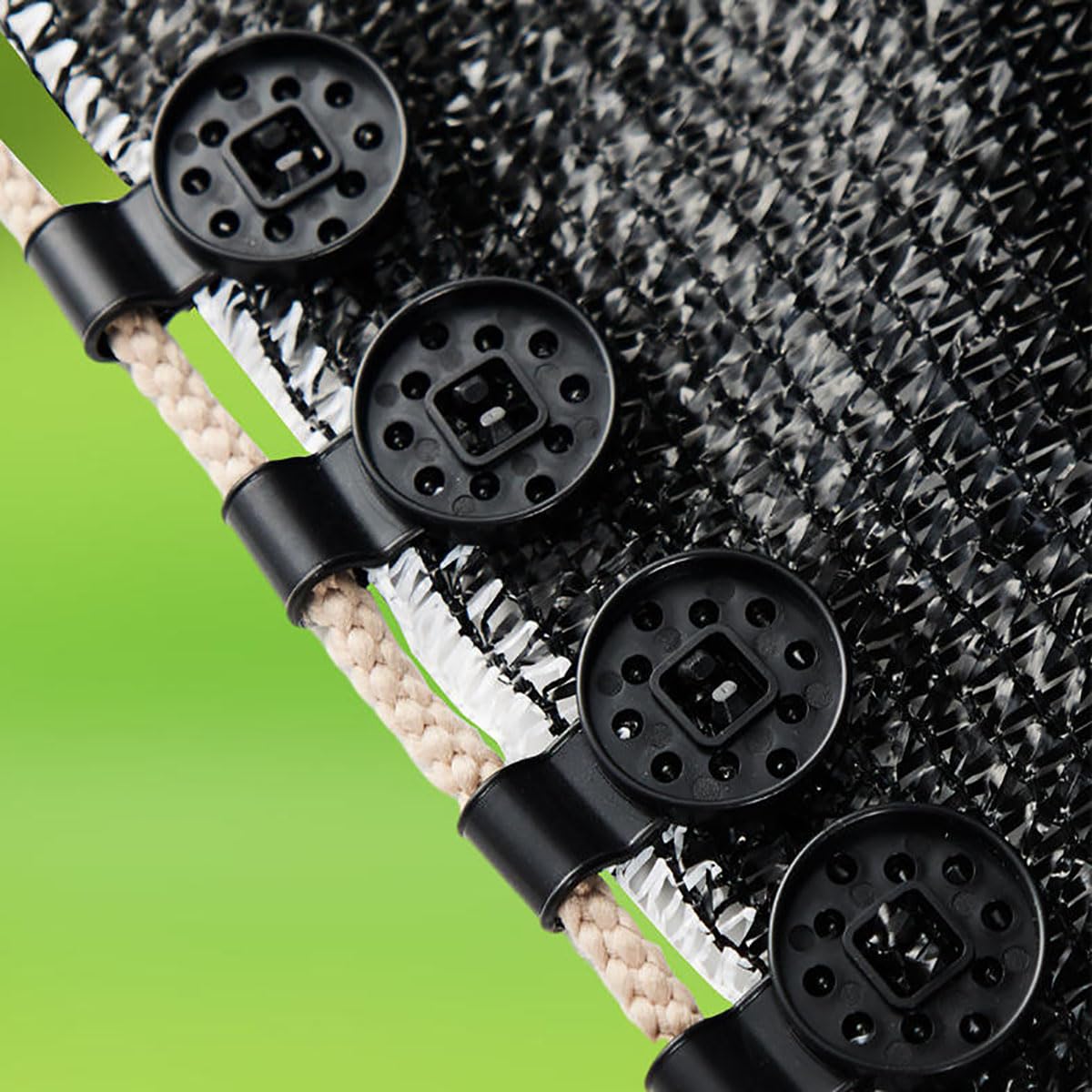 YAKYGIBT tool-free installation showing fabric snapping into clips.
