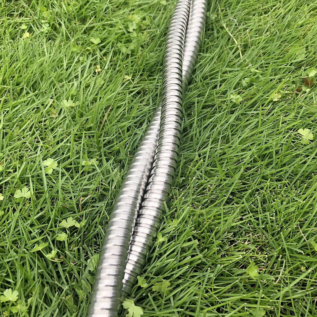 Yanwoo hose supports high water flow for efficient cleaning and watering.