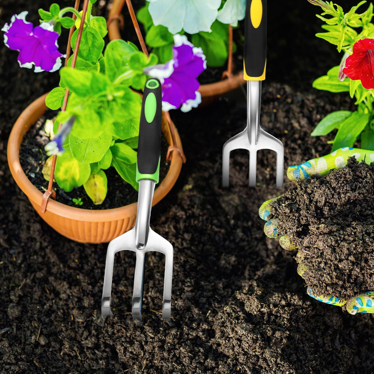 Yaocom durable hand rake supports beds, lawns, and small plots efficiently.