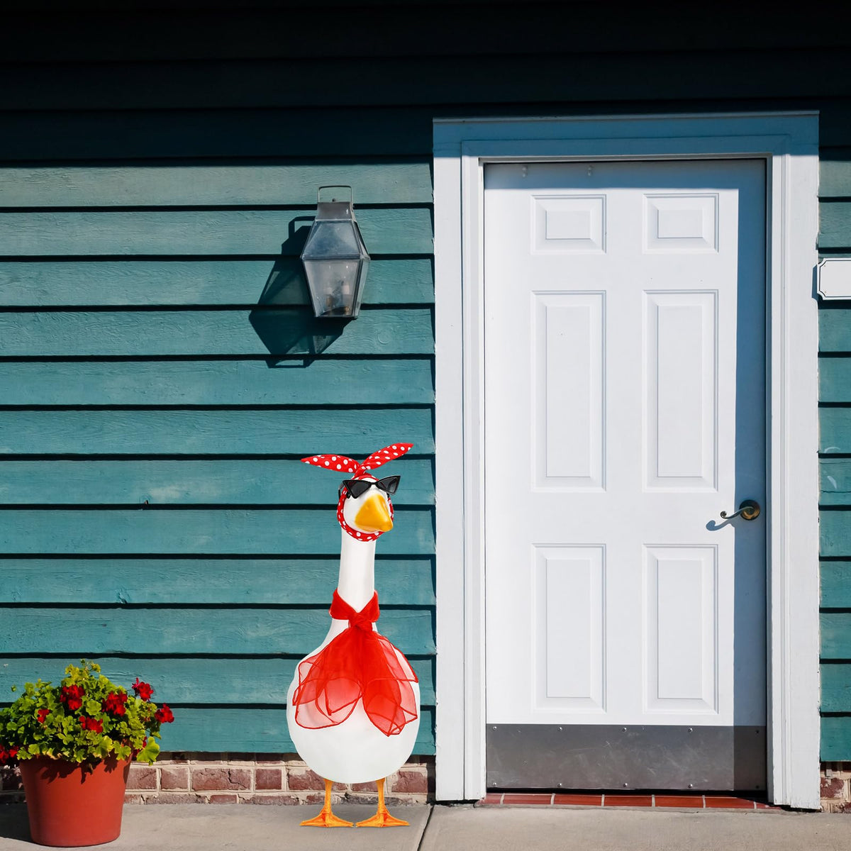 Yaomiao lawn décor centerpiece, turn garden geese into eye-catching accents.