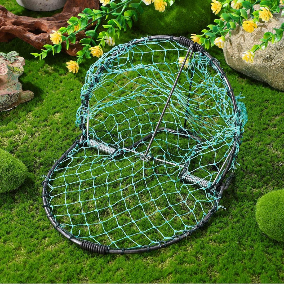 Close-up of Yardwe bird net made from polyethylene for reuse