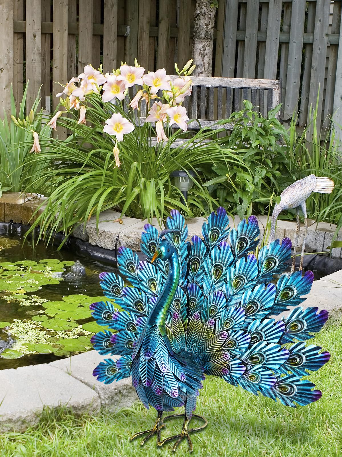 YEAHOME easy-assembly peacock garden art—tool-free setup in minutes.