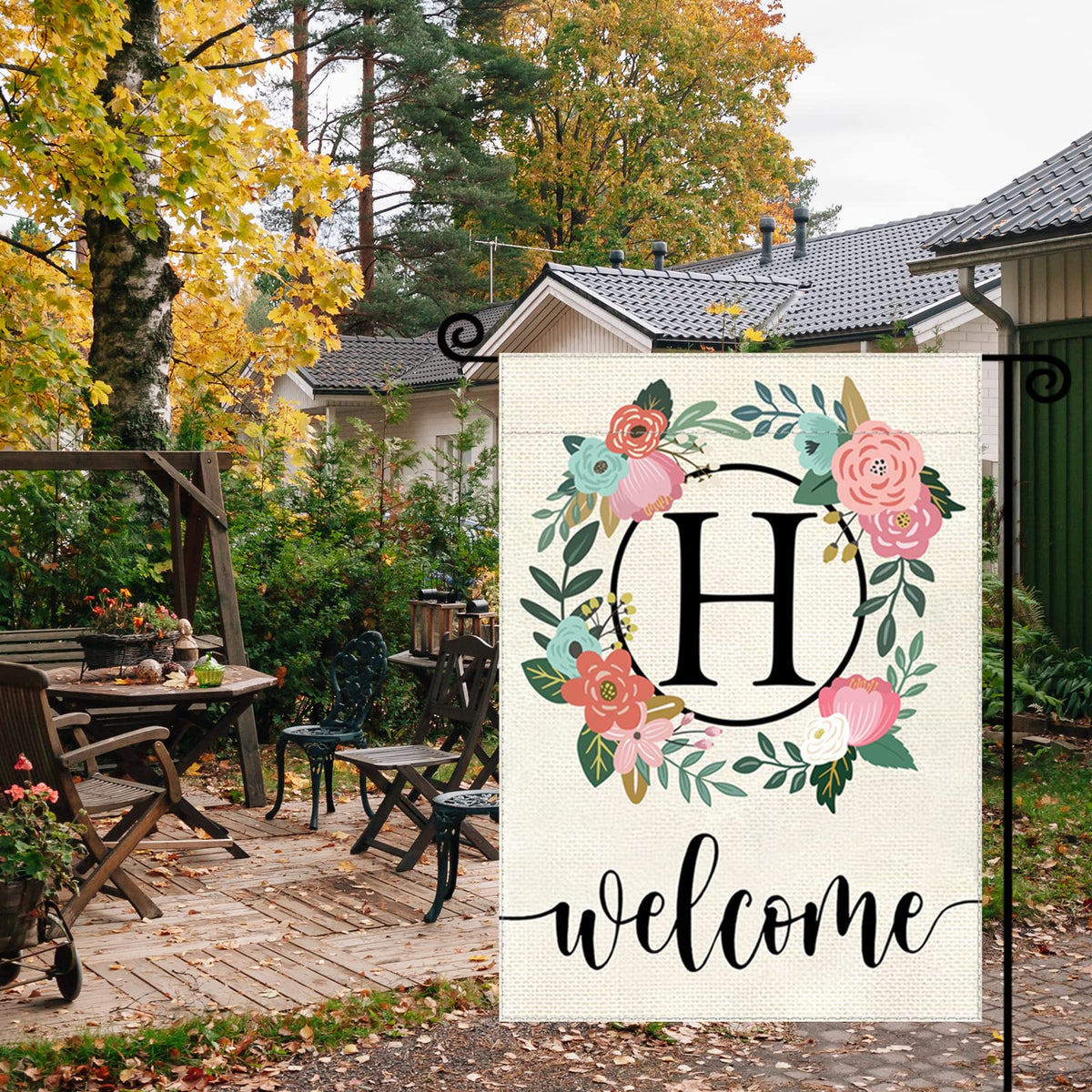 YeeCASE burlap-look flag delivers rustic charm for outdoor spaces