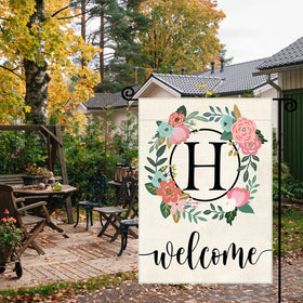 YeeCASE burlap-look flag delivers rustic charm for outdoor spaces
