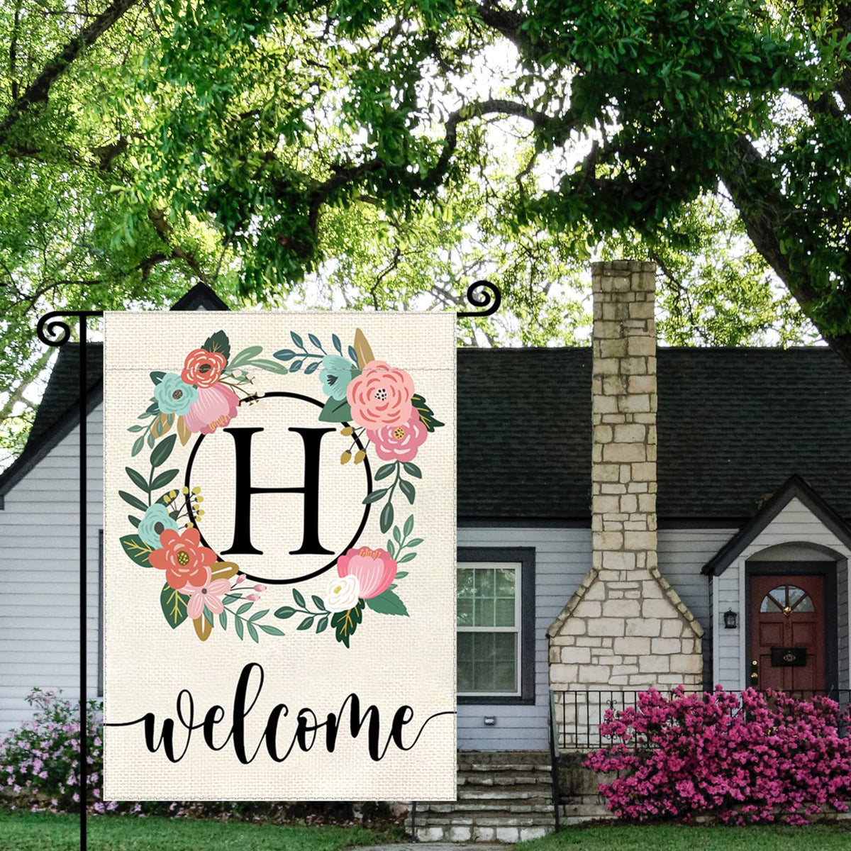 YeeCASE double-sided garden flag provides visibility from both sides