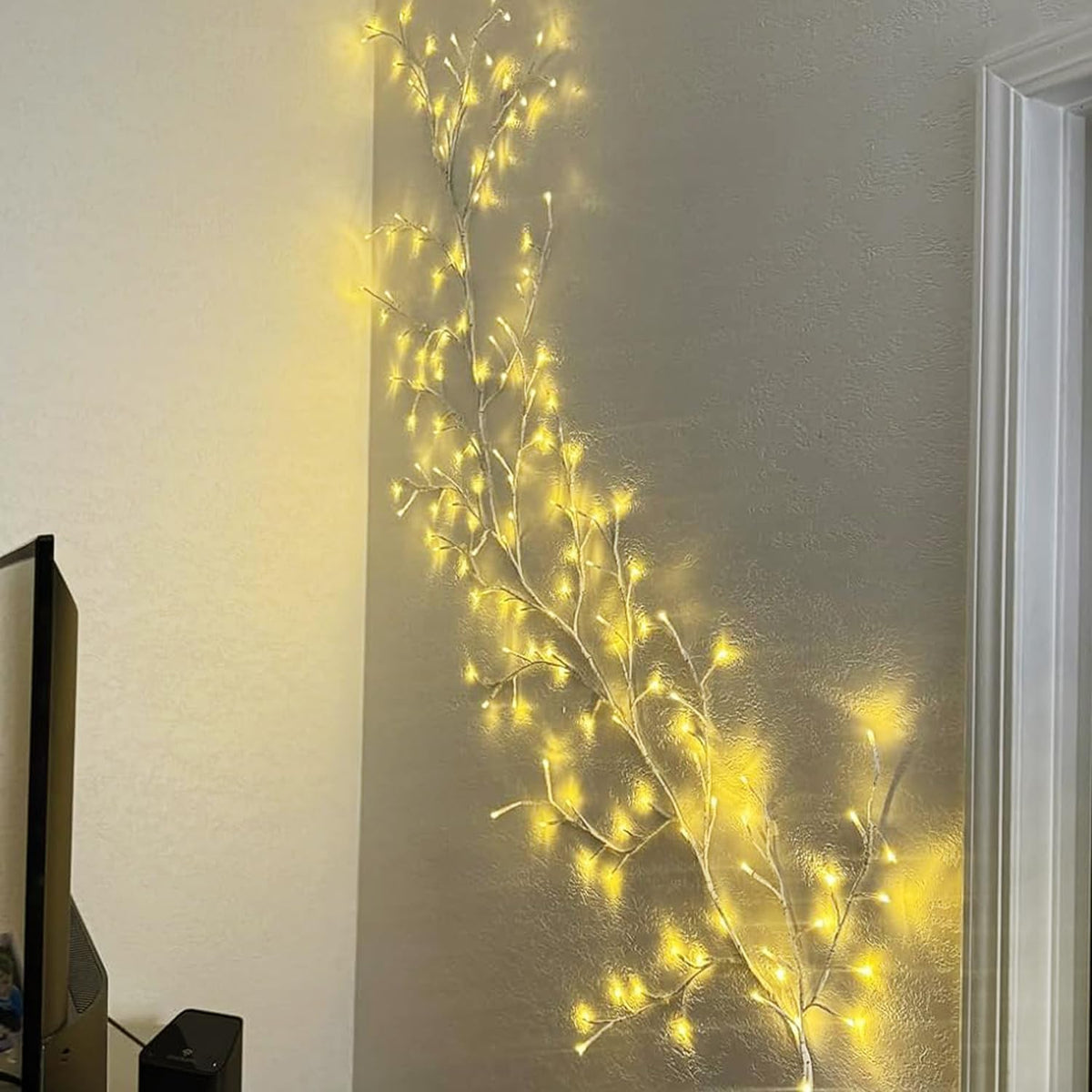 Yepfom 144 LEDs emit steady, cozy glow across living room.