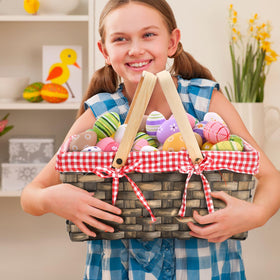 Yesland wicker basket makes a thoughtful gift for Easter, Valentine’s, or celebrations.