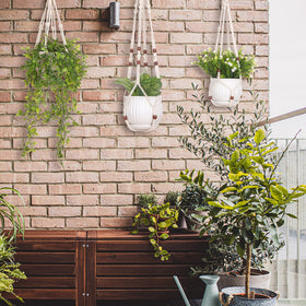 YIBOT macrame hanger gift-ready pack enhances gifting occasions.