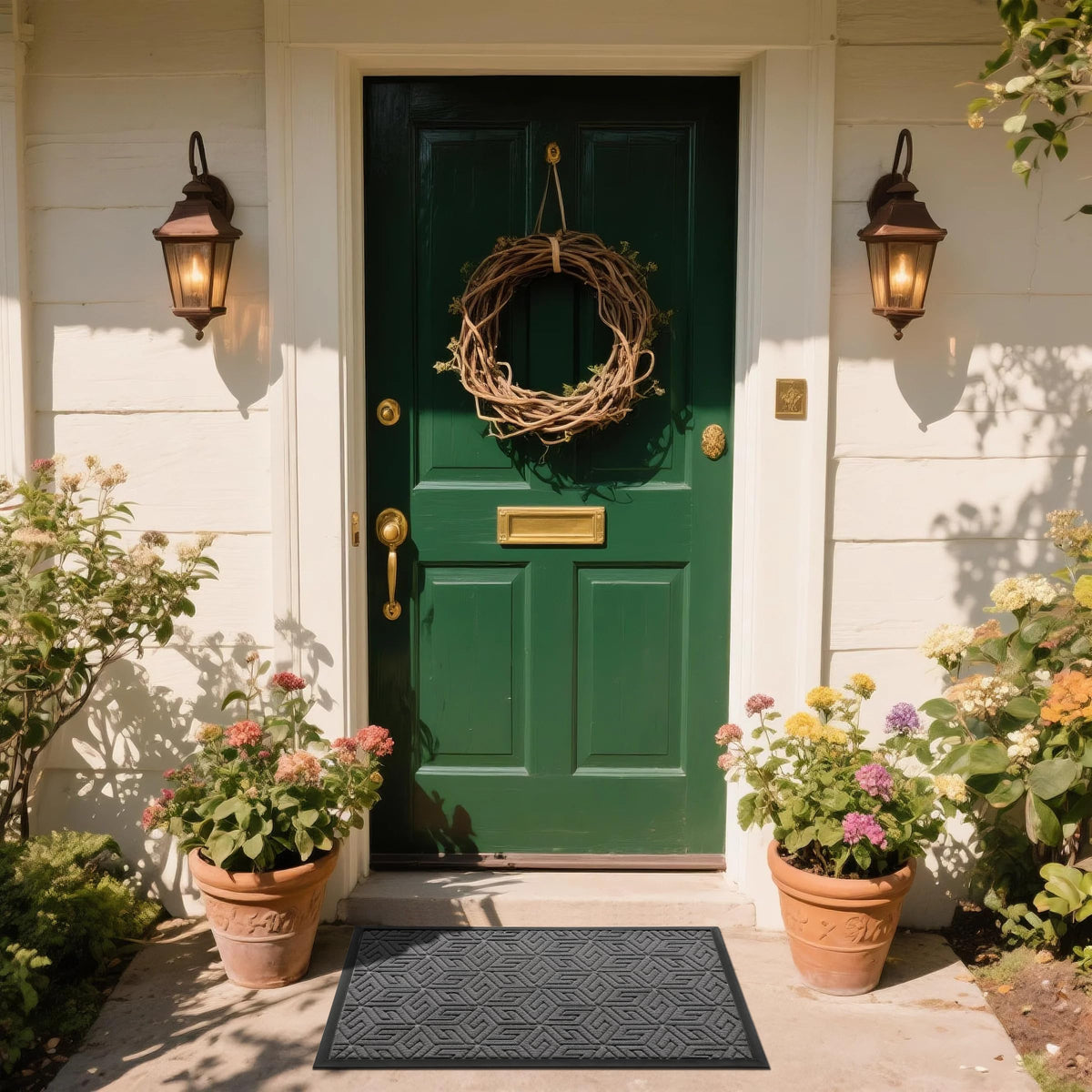 Yimobra doormat non slip backing prevents slips at entryways.