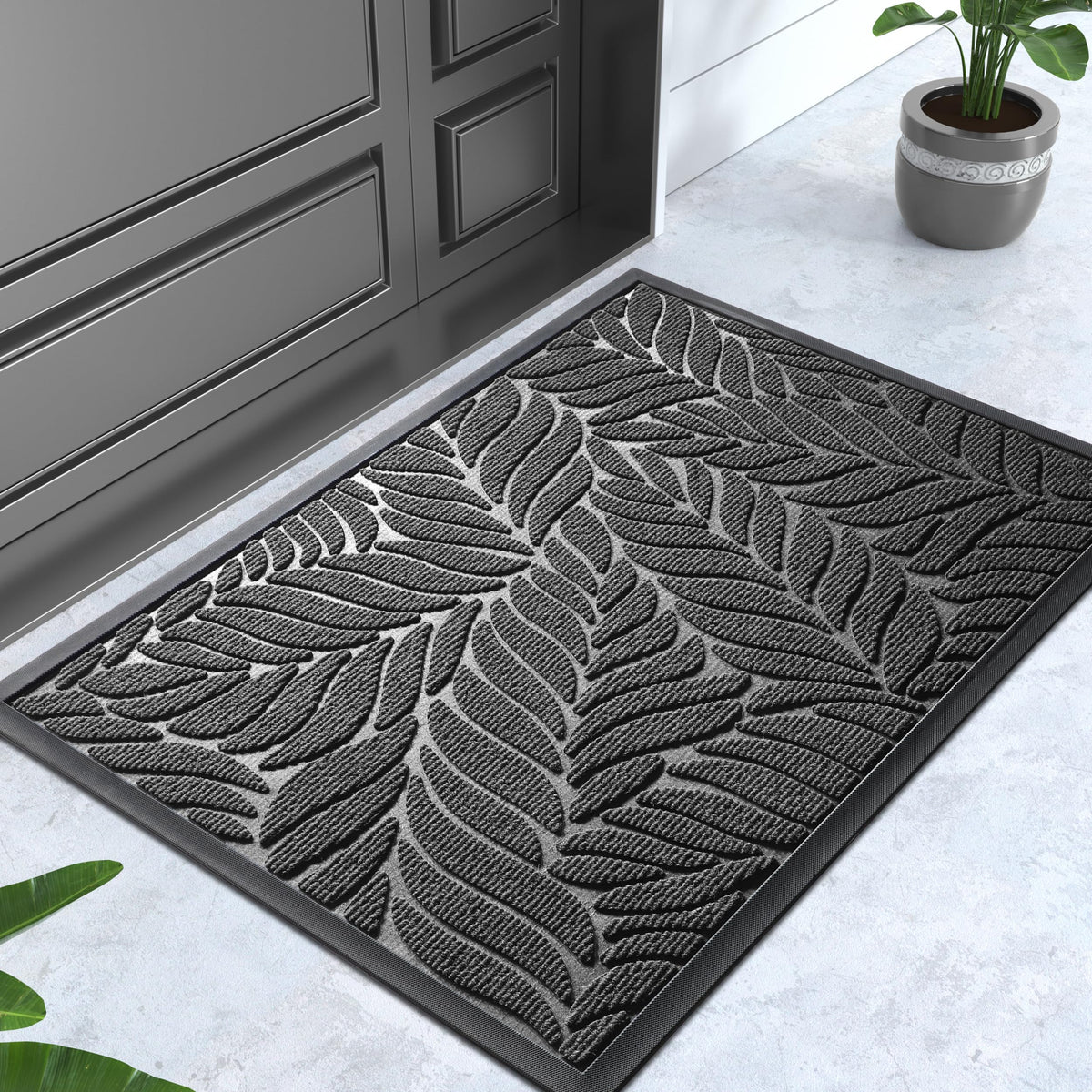 Yimobra front door mat in grey adds a neutral, stylish touch.