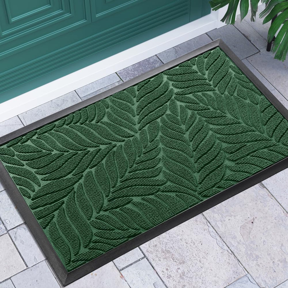 Yimobra groove-pattern door mat showing leaf-like grooves that trap debris and reduce mess at the entry.