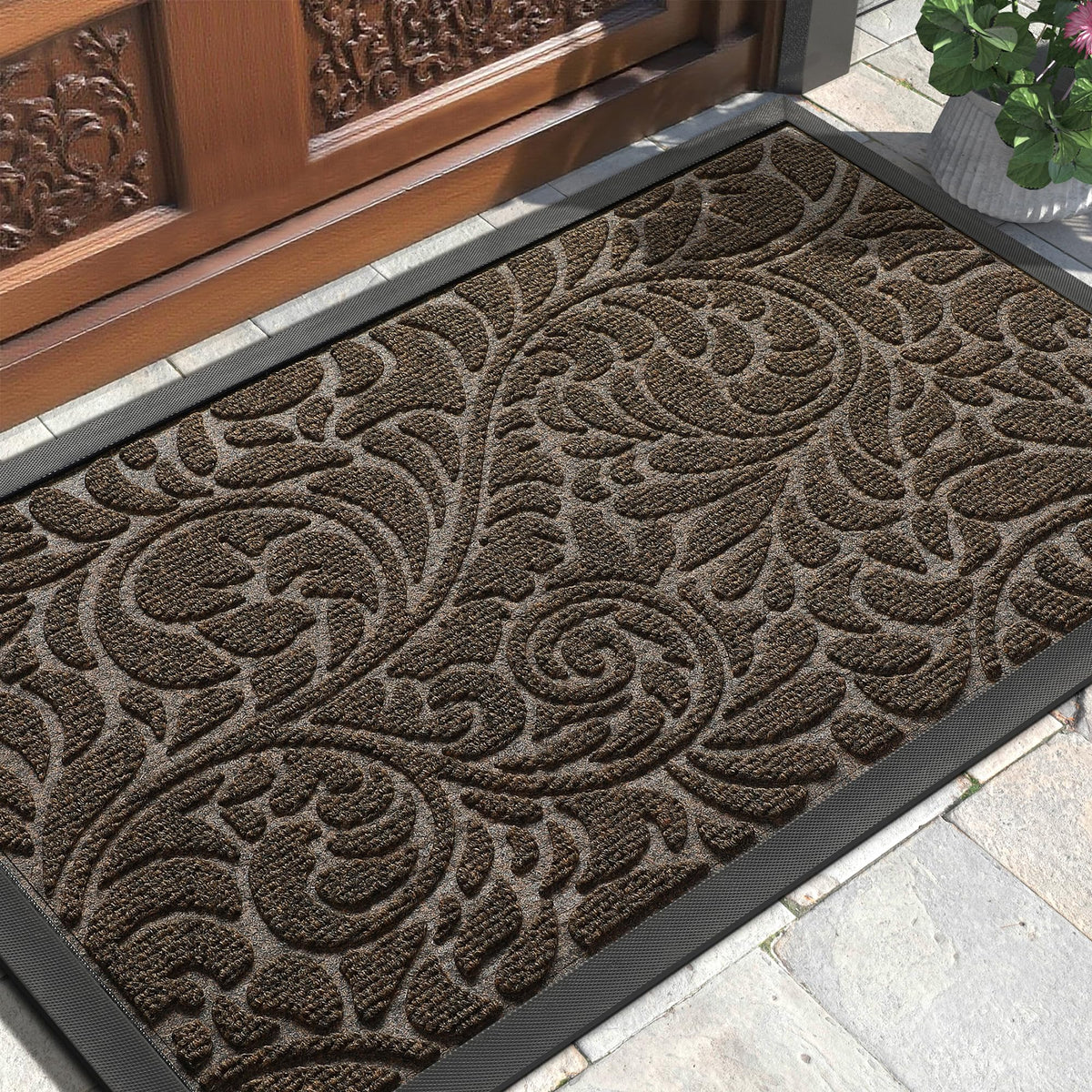 Yimobra large door mat at the front door, brown finish helps trap dirt and moisture.