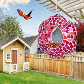 Yinns fly-through design lets birds feed and depart with ease