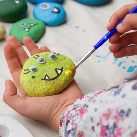 YISZM kids craft rocks perfect for colorful, educational projects.